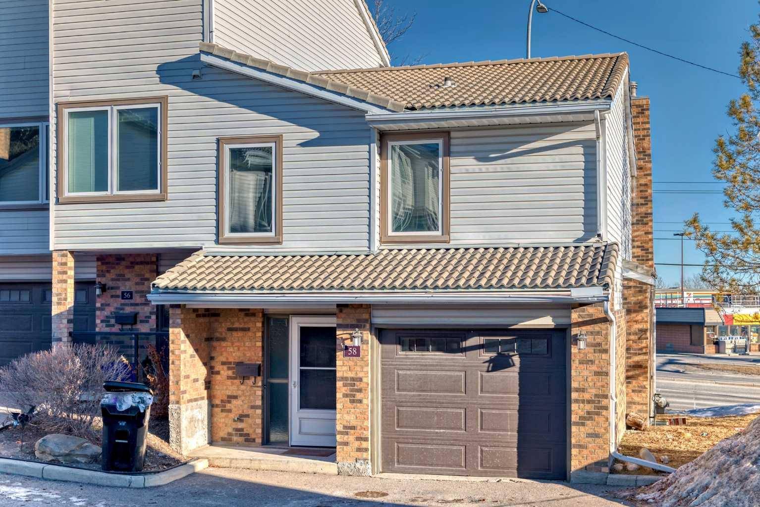 Calgary, AB T3H 2V9,58 Coachway GDNS SW