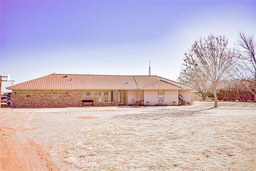 Elk City, OK 73644,10718 N 1980 Road