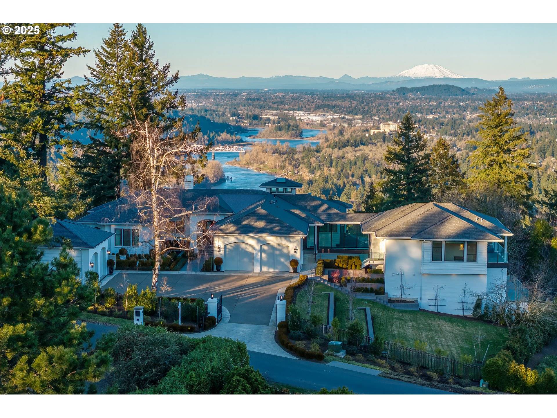 Lake Oswego, OR 97034,1415 SKYLAND DR