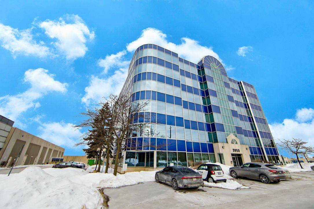 Markham, ON L3R 0A9,3950 14th AVE #408