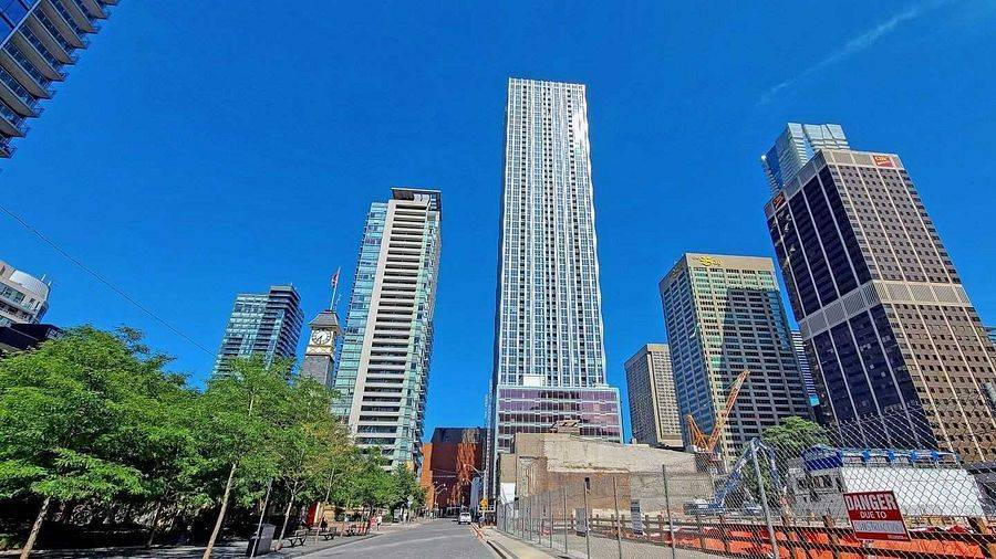 Toronto C02, ON M4W 1L1,1 Yorkville AVE #3312