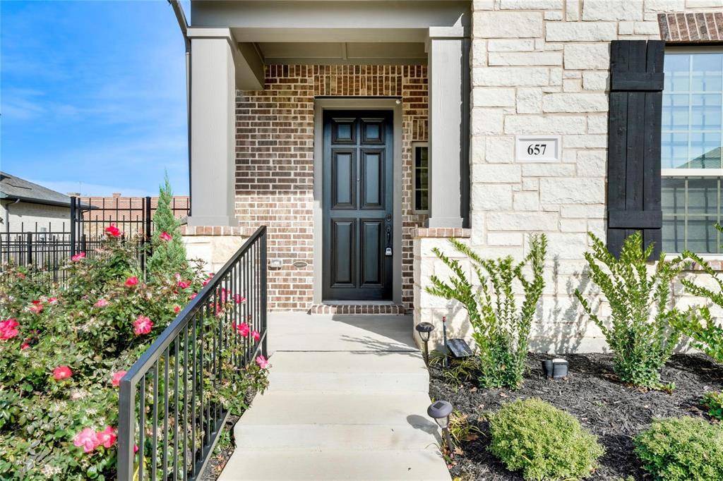 Irving, TX 75039,657 Courtyard Lane