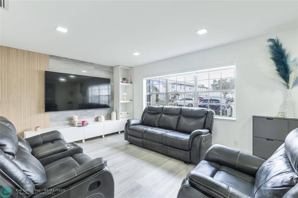 Fort Lauderdale, FL 33324,1880 SW 81st Way #4-23