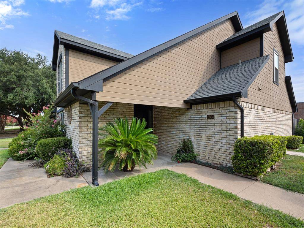 Benbrook, TX 76132,6504 Lago Vista Drive