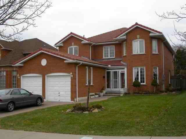 Mississauga, ON L5K 2R4,2088 Perran DR