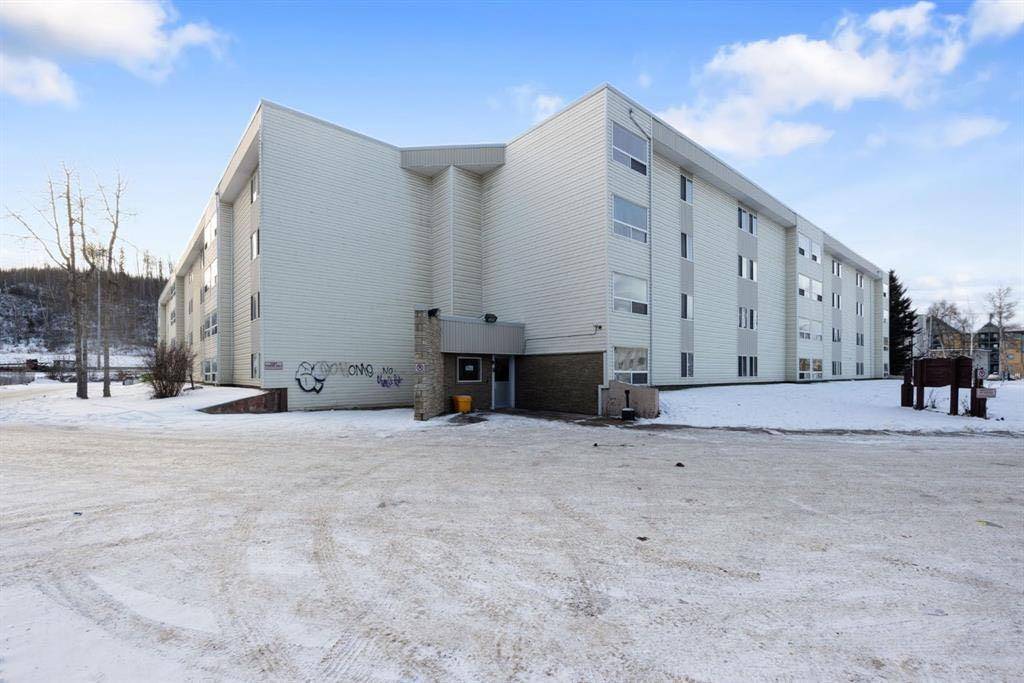 Fort Mcmurray, AB T9H1R3,111 Charles AVE #303