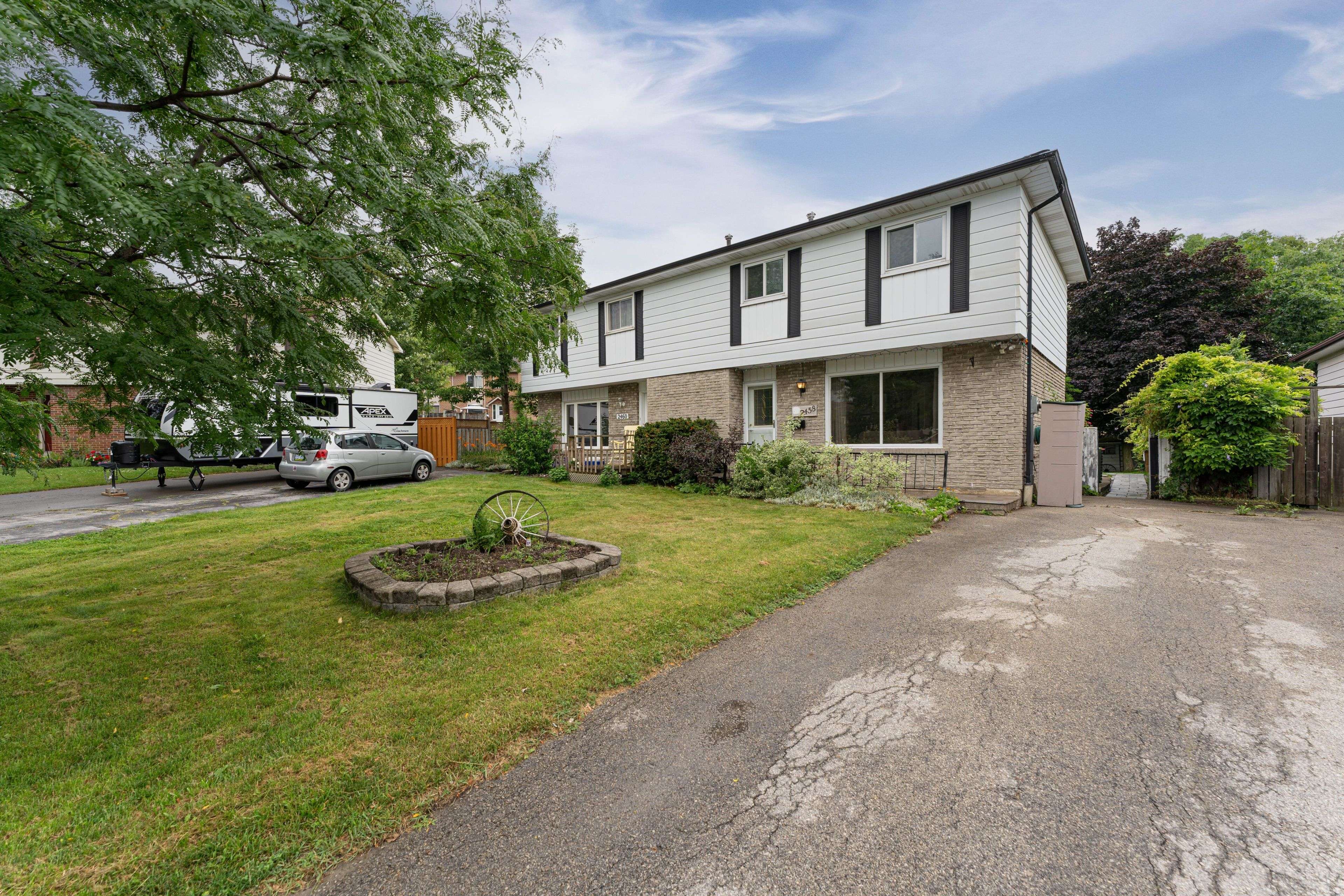 Burlington, ON L7P 2V2,2458 Martin CT