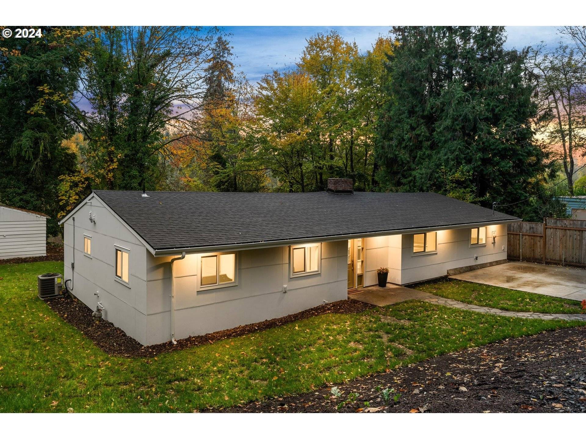 West Linn, OR 97068,2524 SW MOSSY BRAE RD