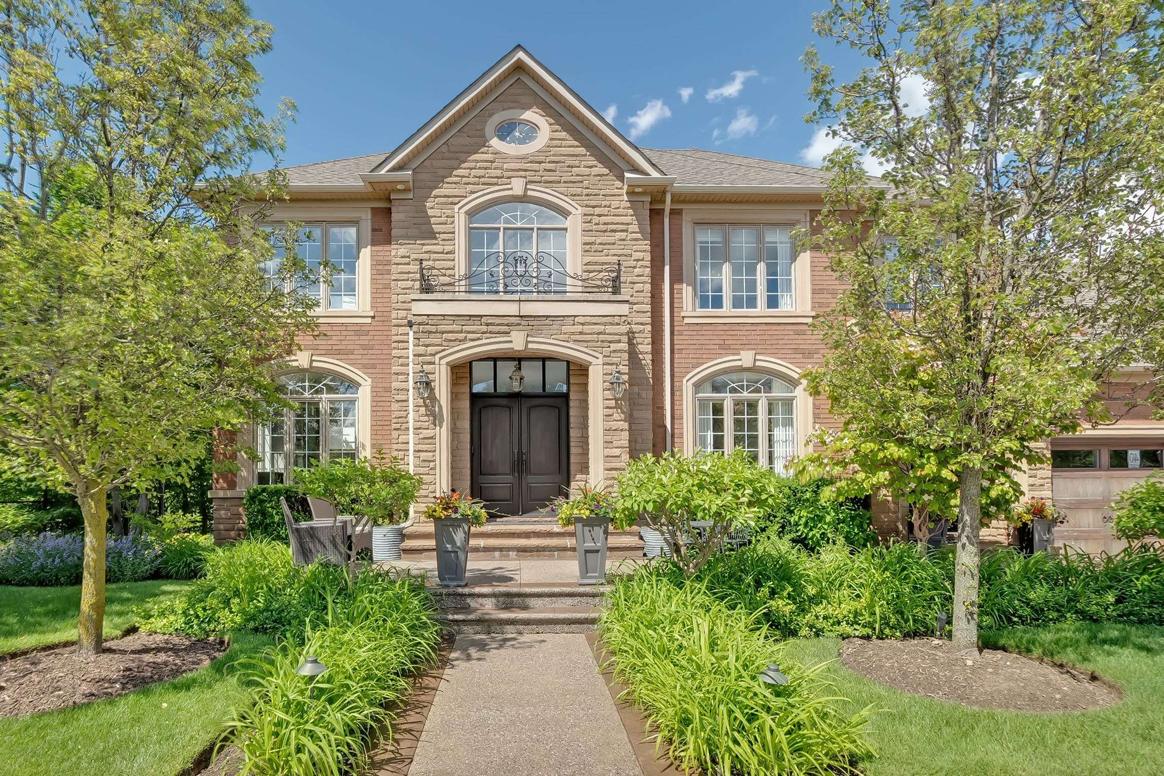 1570 Pinery CRES, Oakville, ON L6H 7J9