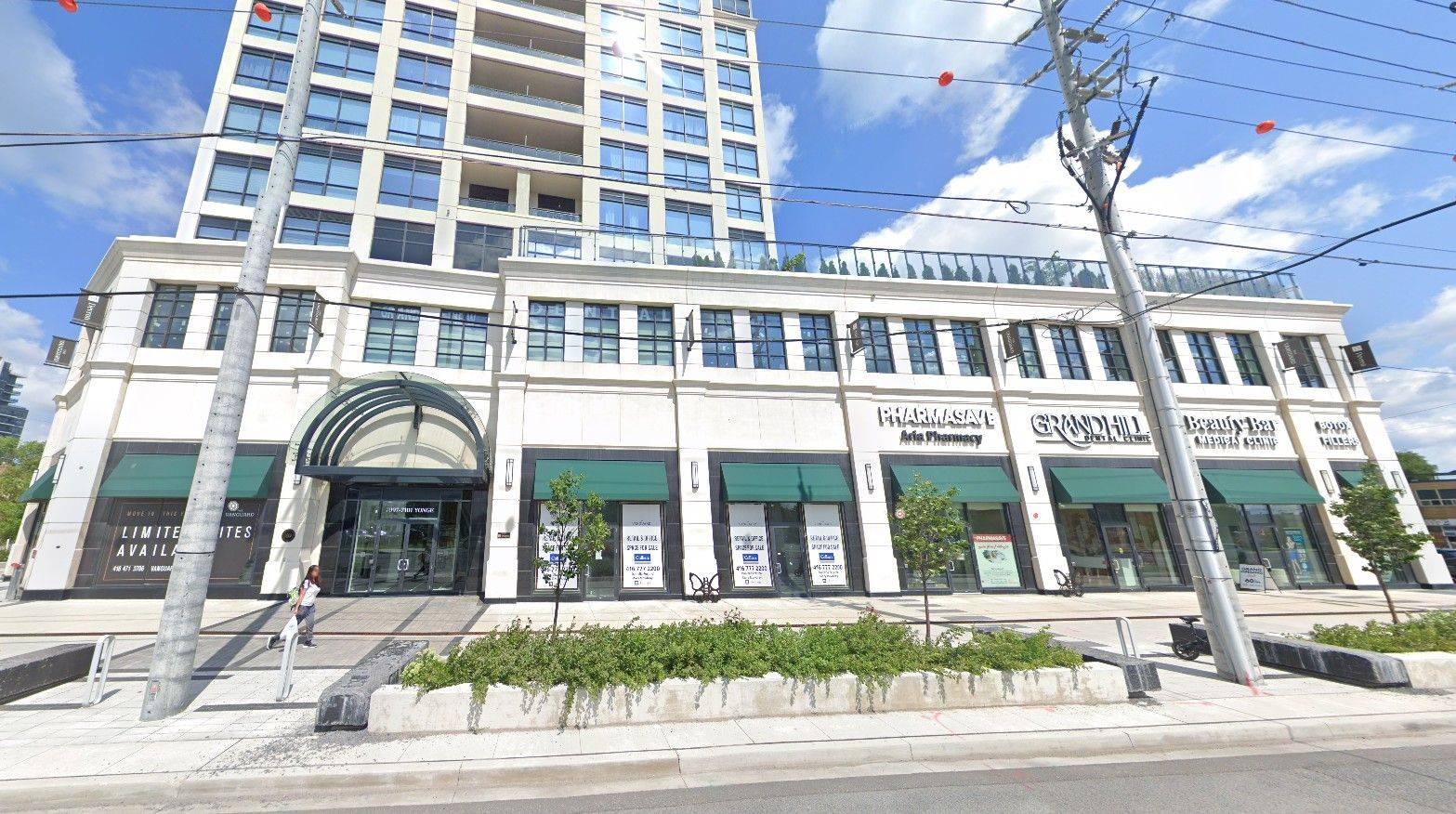 Markham, ON L3T 2A7,7097 Yonge ST #1