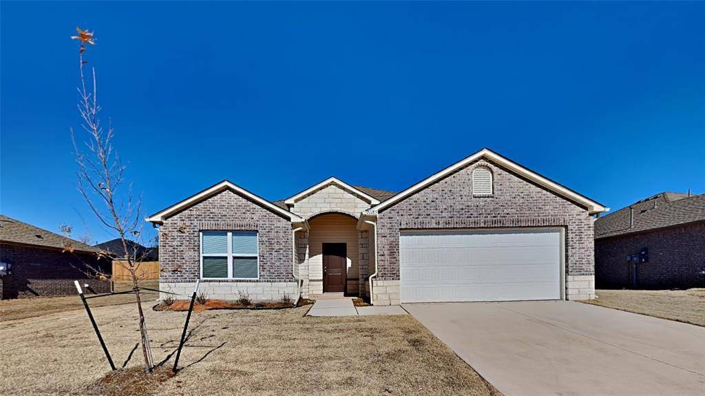 Harrah, OK 73045,21185 River Mist Drive