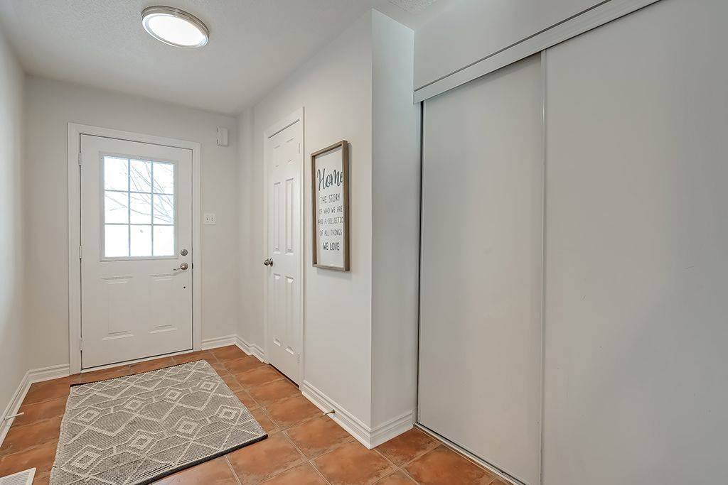 366 Riverstone DR, Oakville, ON L6H 7M3