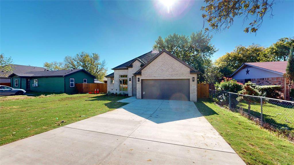 Grand Prairie, TX 75051,1423 E Marshall Drive