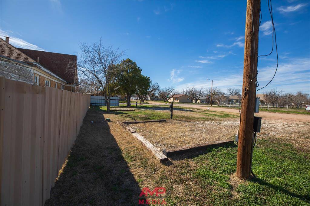 Hamlin, TX 79520,53 Avenue B