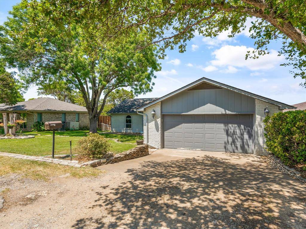 Granbury, TX 76048,632 S Rough Creek Court