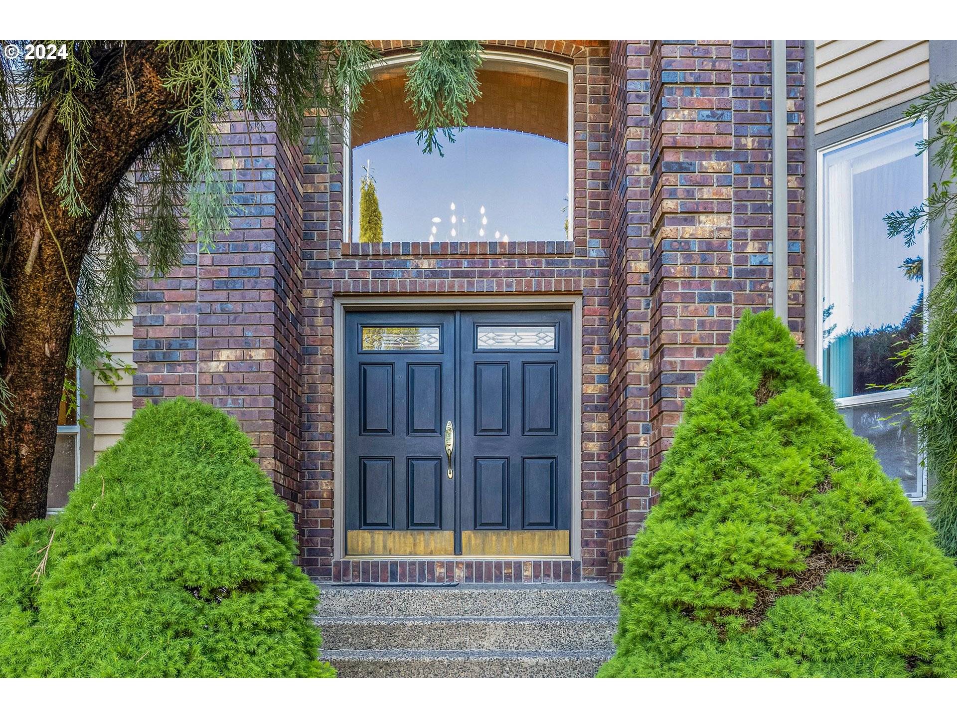 Portland, OR 97223,13163 SW BROADMOOR PL