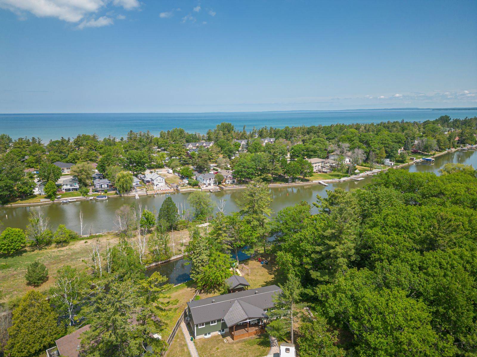 Wasaga Beach, ON L9Z 2S3,1628 River RD W