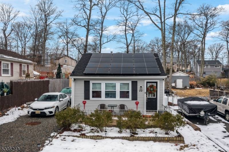 Hopatcong Boro, NJ 07843,22 Roosevelt Trl