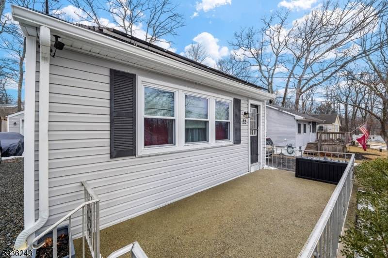 Hopatcong Boro, NJ 07843,22 Roosevelt Trl