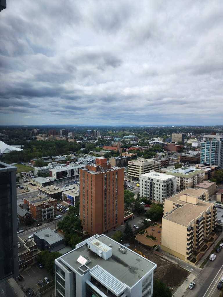 Calgary, AB T2G 0G8,1320 1 ST Southeast #2305