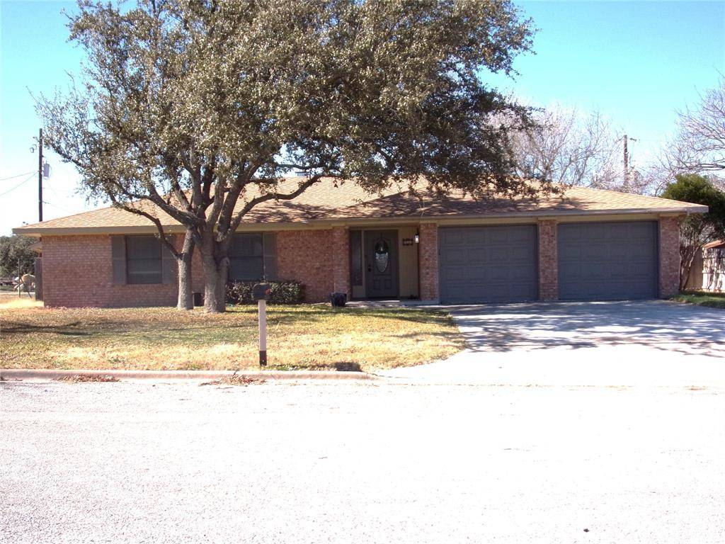 San Saba, TX 76877,810 S Clear Street