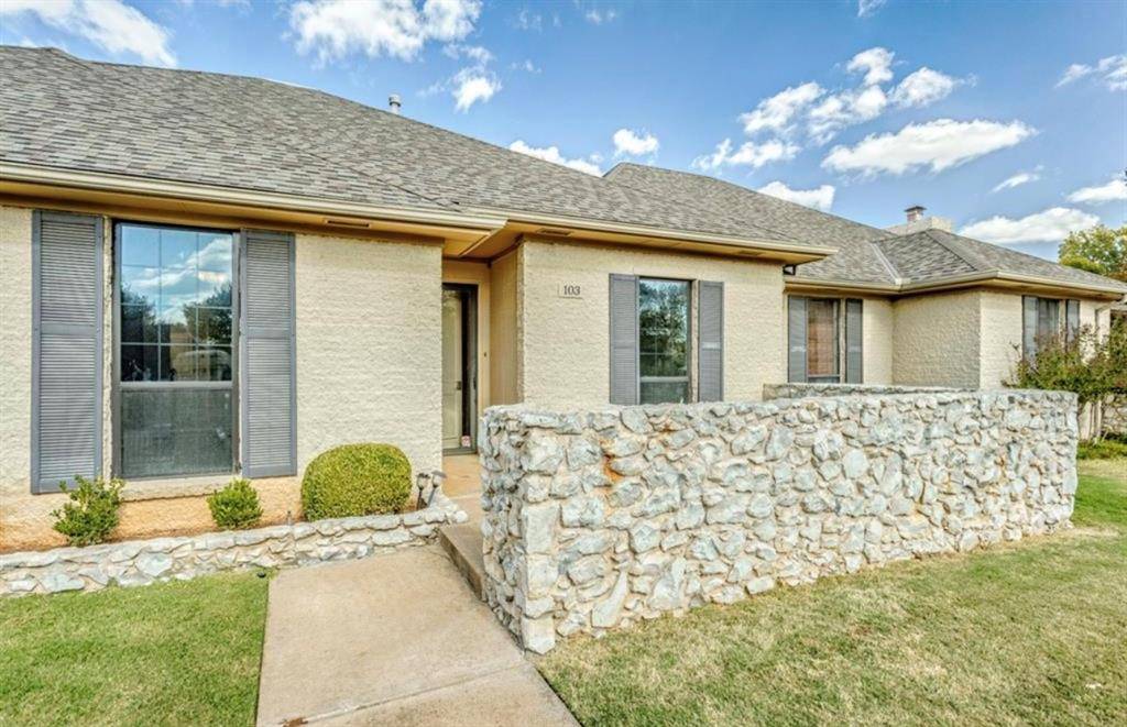 Edmond, OK 73034,2100 Cobblestone Court #103