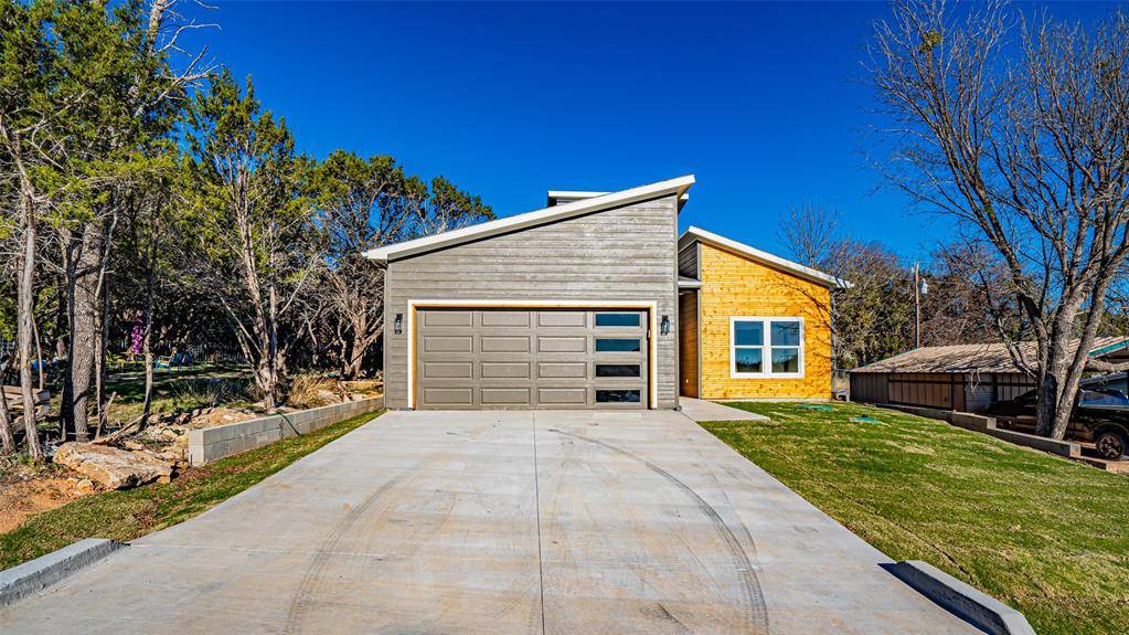 Granbury, TX 76048,3320 Brazos River Drive