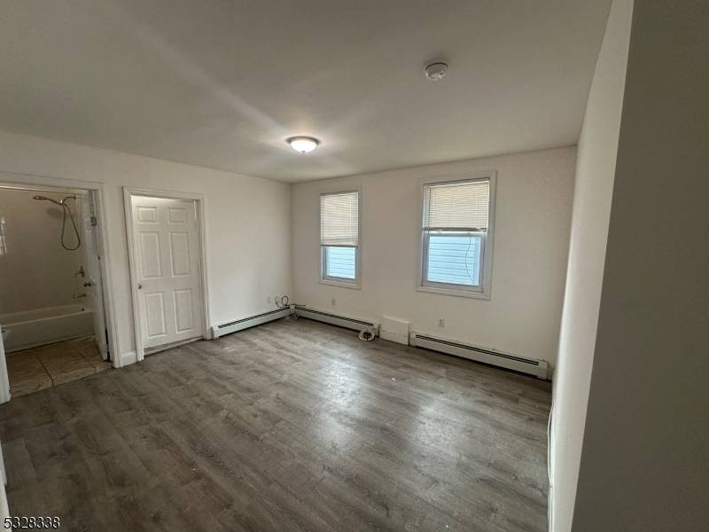 Elizabeth City, NJ 07206,428 Franklin St #1