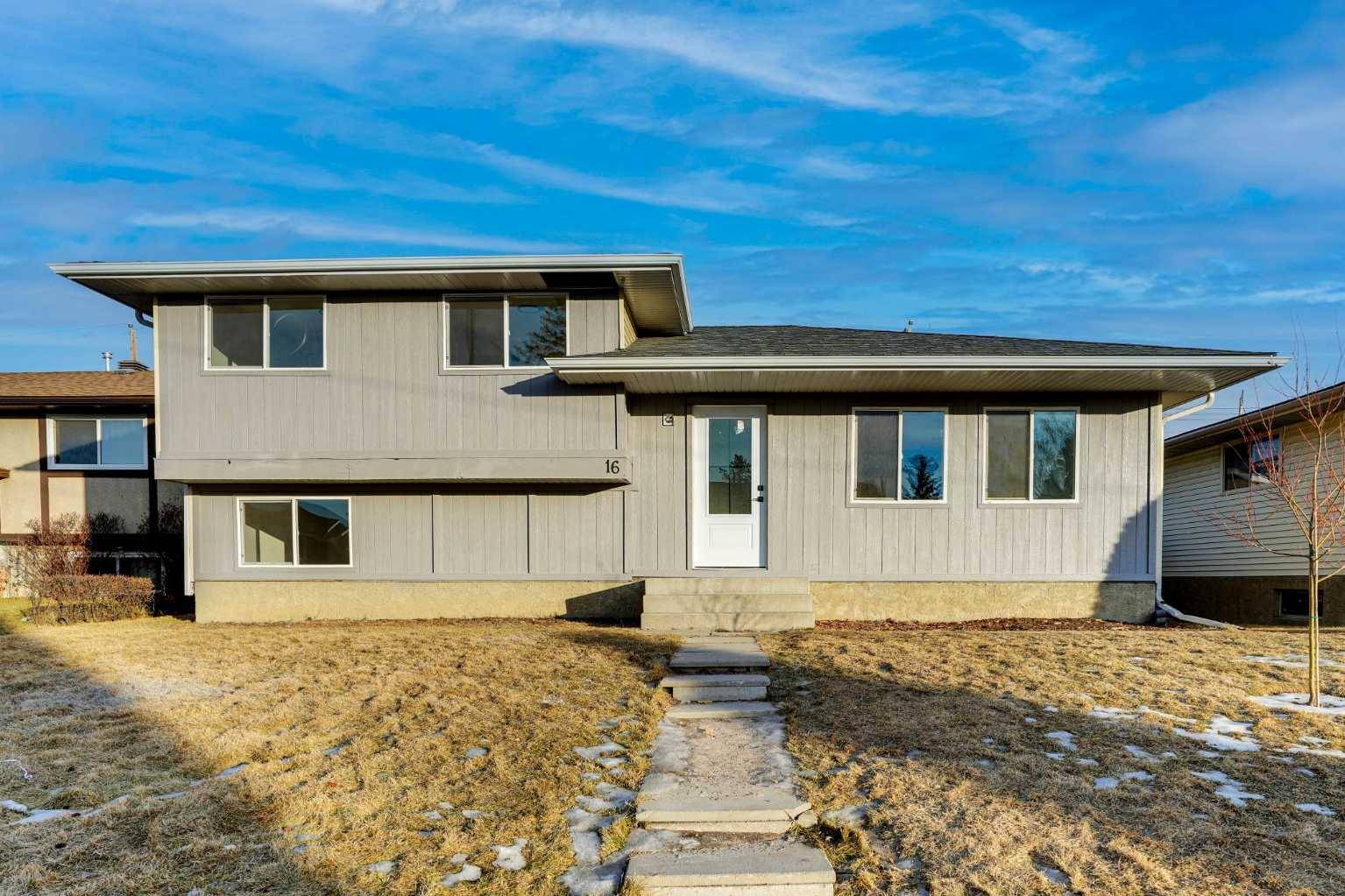 Calgary, AB T2A3T9,16 Penbrooke PL SE