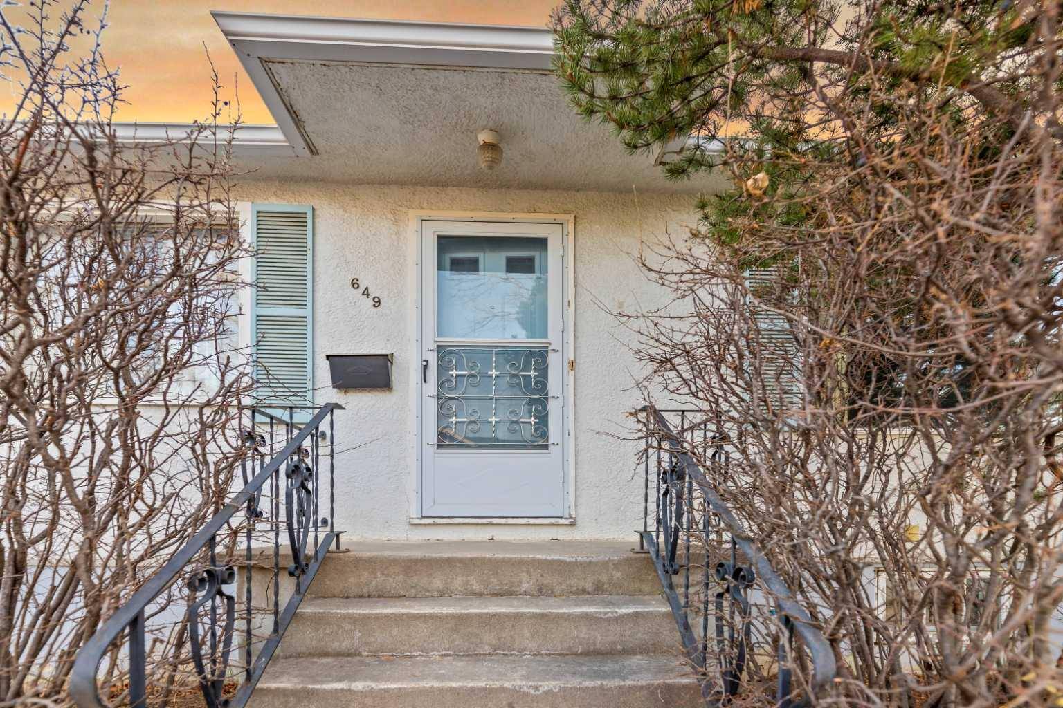 Calgary, AB t2m2m8,649 29 AVE NW