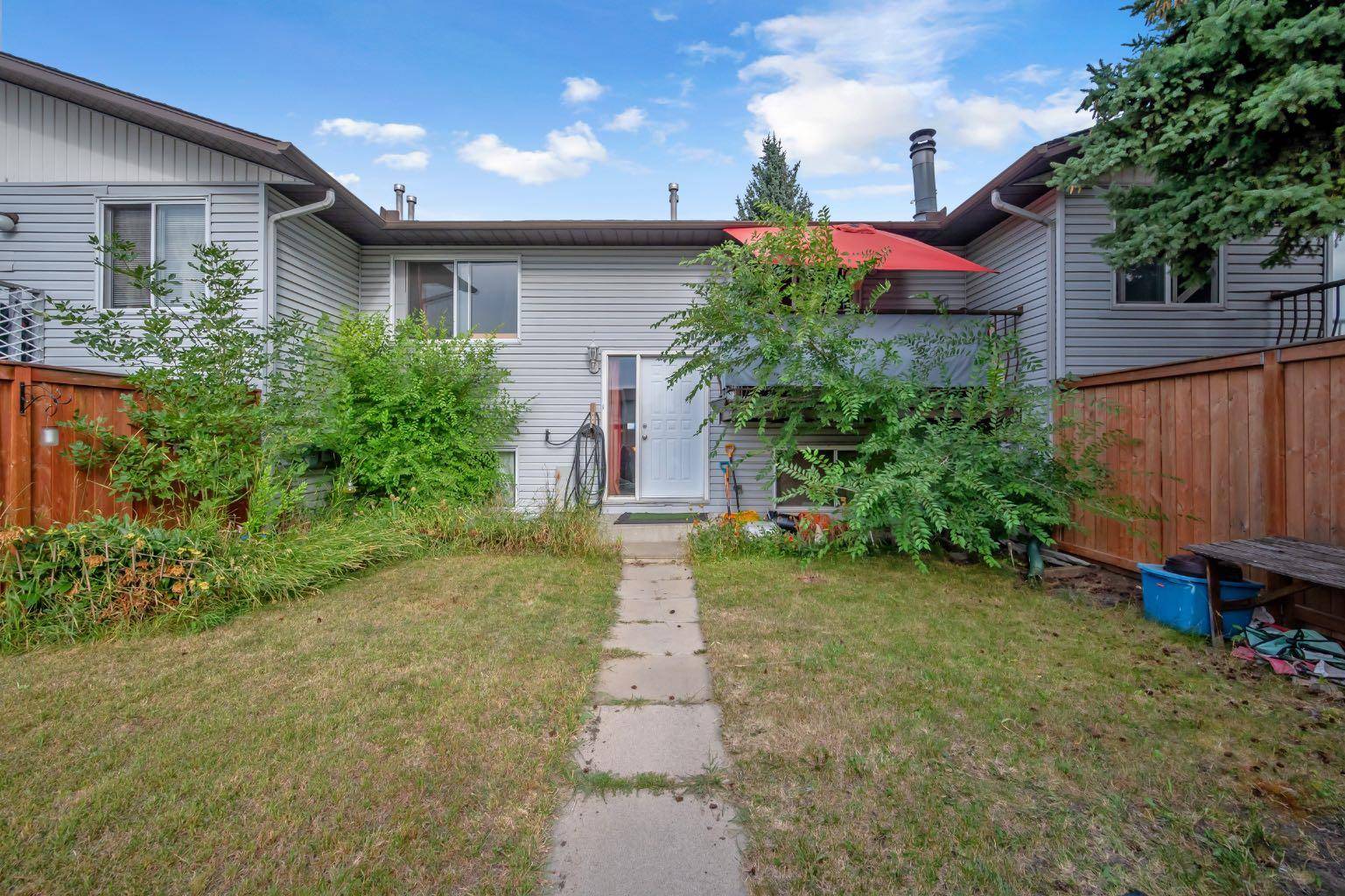 Calgary, AB T2A5E6,1407 44 ST SE #C