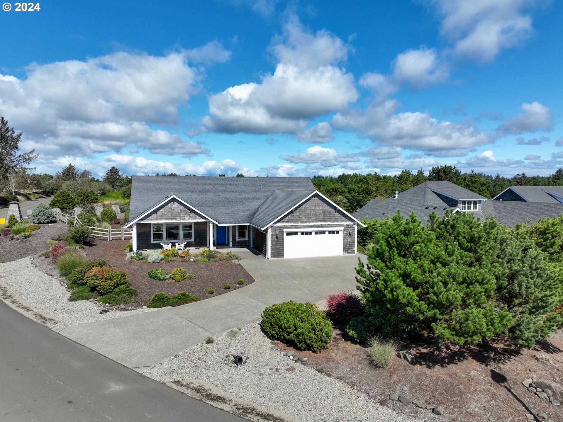 Gearhart, OR 97138,402 DIAMOND LN