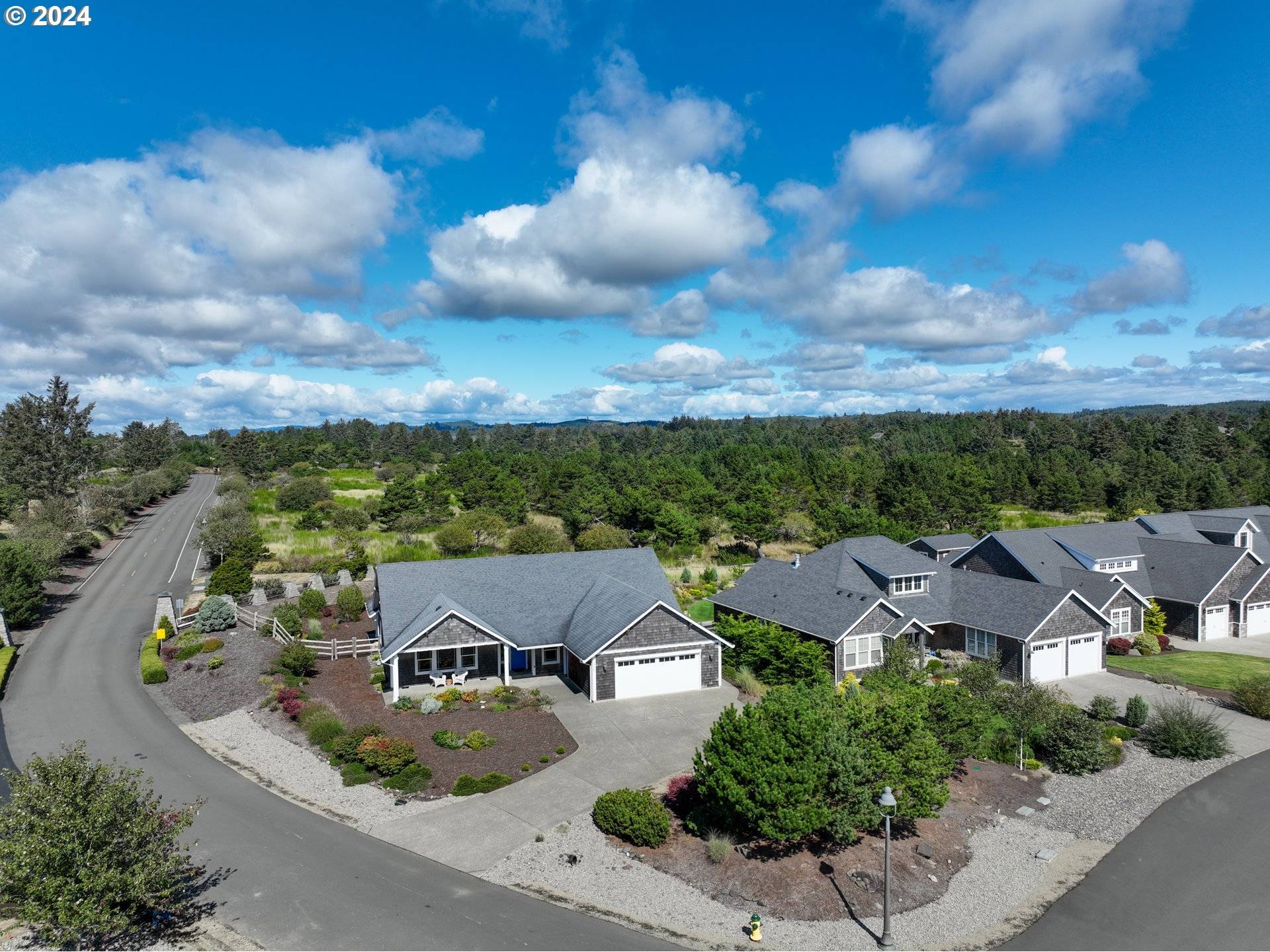 Gearhart, OR 97138,402 DIAMOND LN