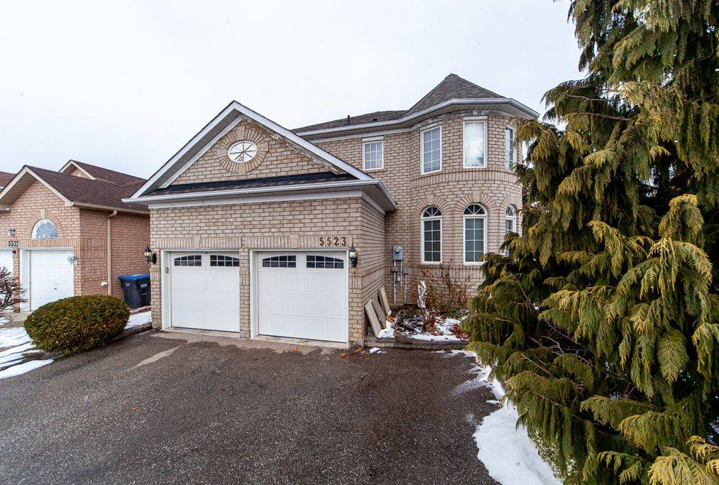 Mississauga, ON L5V 2J5,5523 Loon Lake AVE