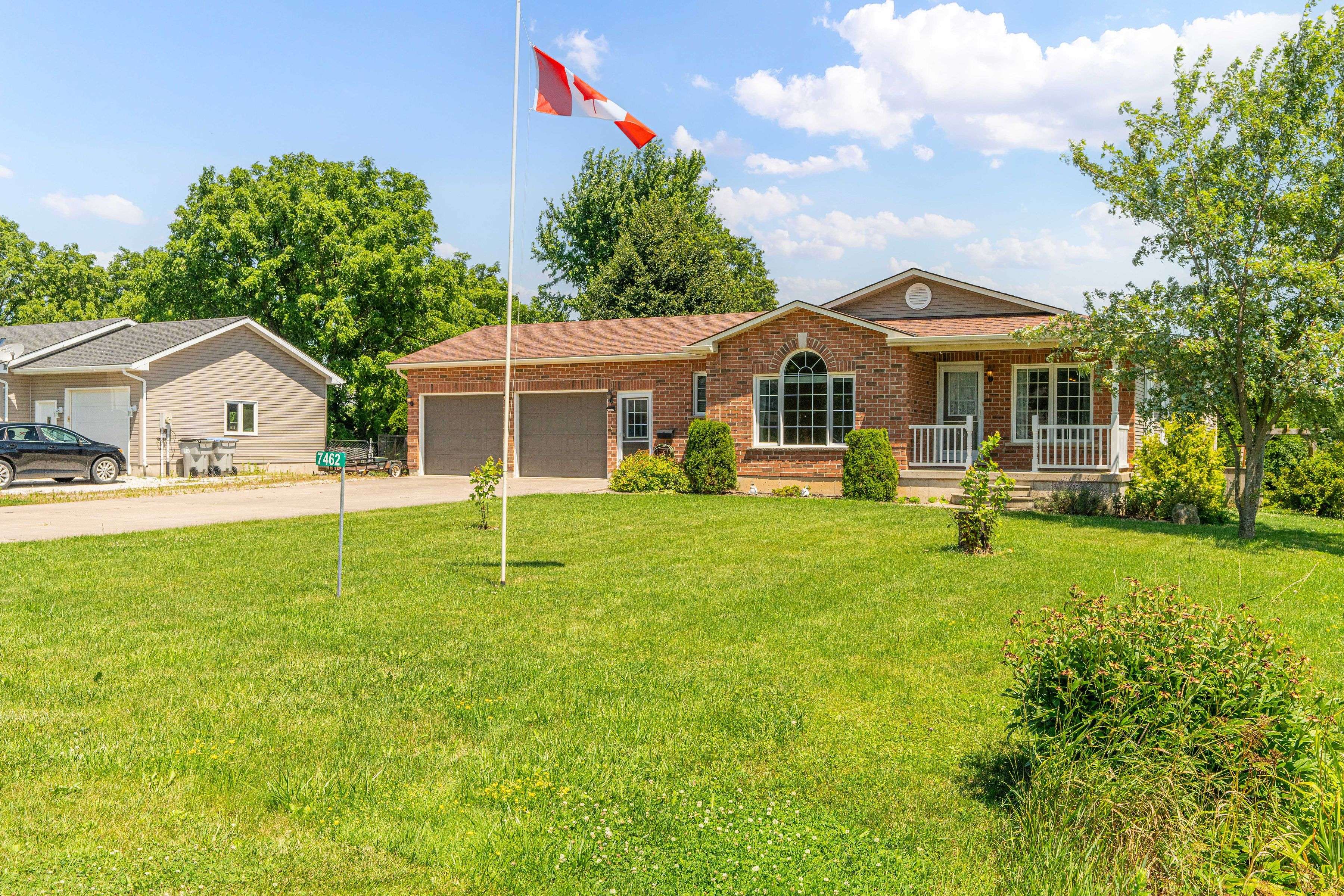 Lambton Shores, ON N0M 1B0,7462 ARKONA RD