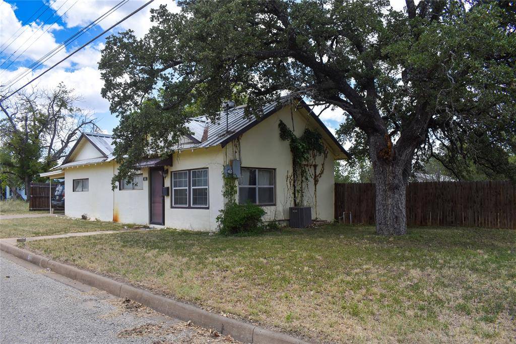 Brady, TX 76825,605 E 6th Street