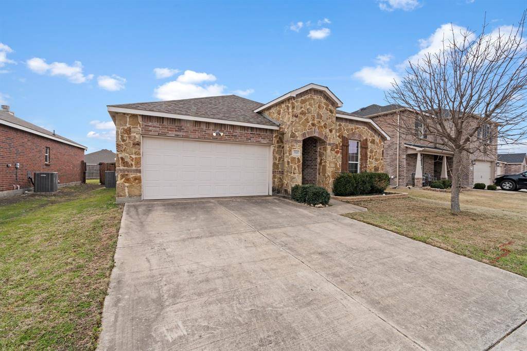 Fort Worth, TX 76179,5845 Mountain Bluff Drive