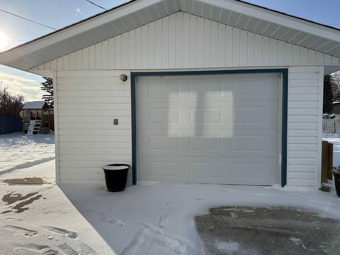 Taber, AB T1G 1J7,5104 62 AVE