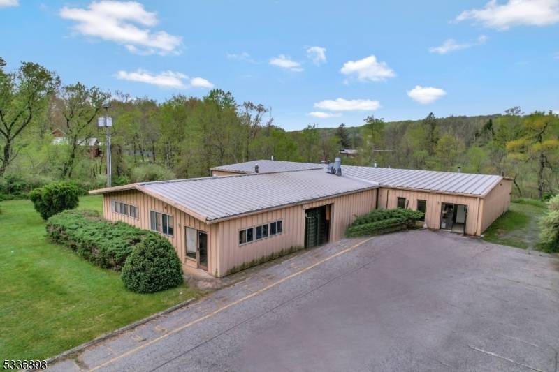 Sandyston Twp., NJ 07826,239 Us Highway 206