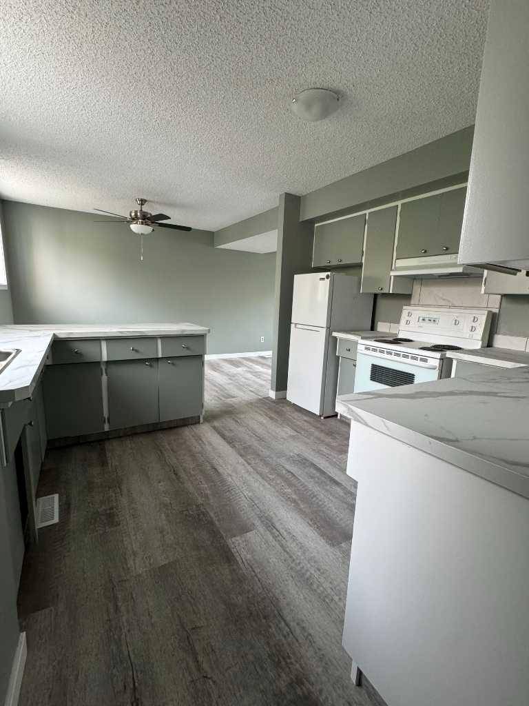 Grande Prairie, AB T8V 1K8,9506 107 AVE #A