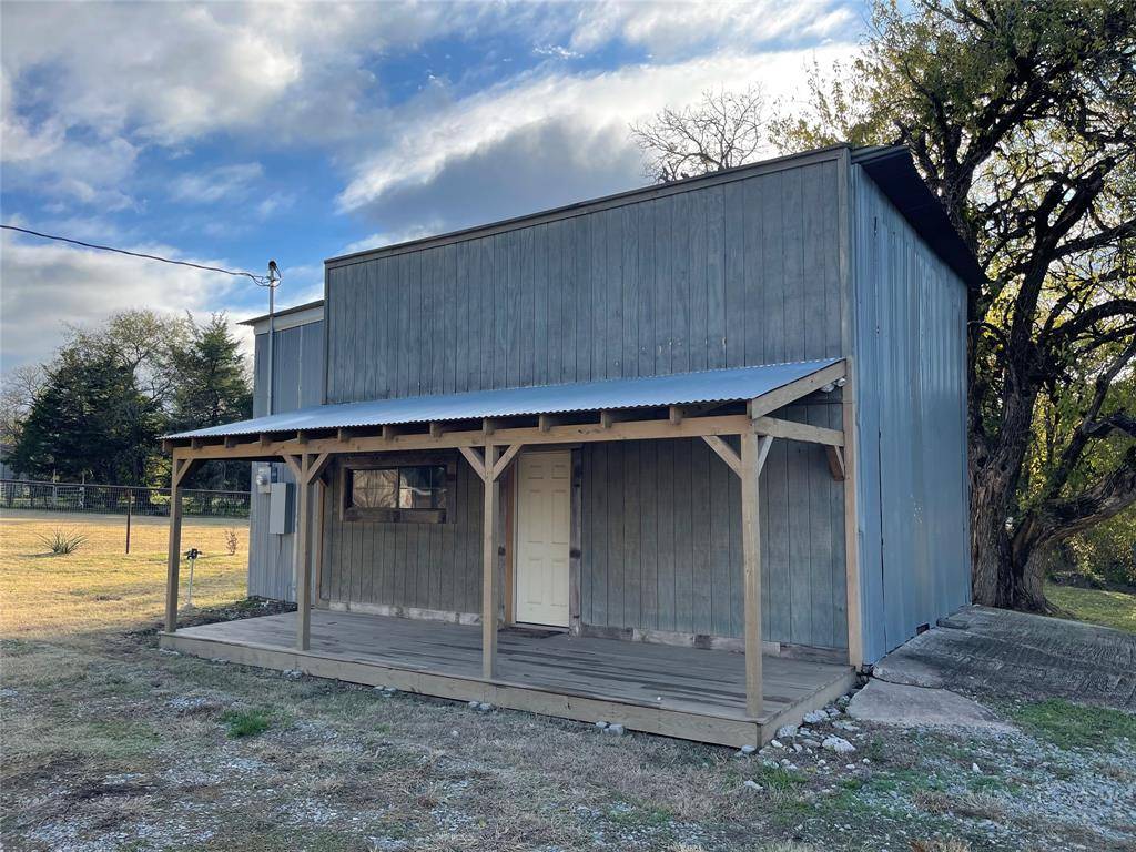 Whitewright, TX 75491,609 W Grand