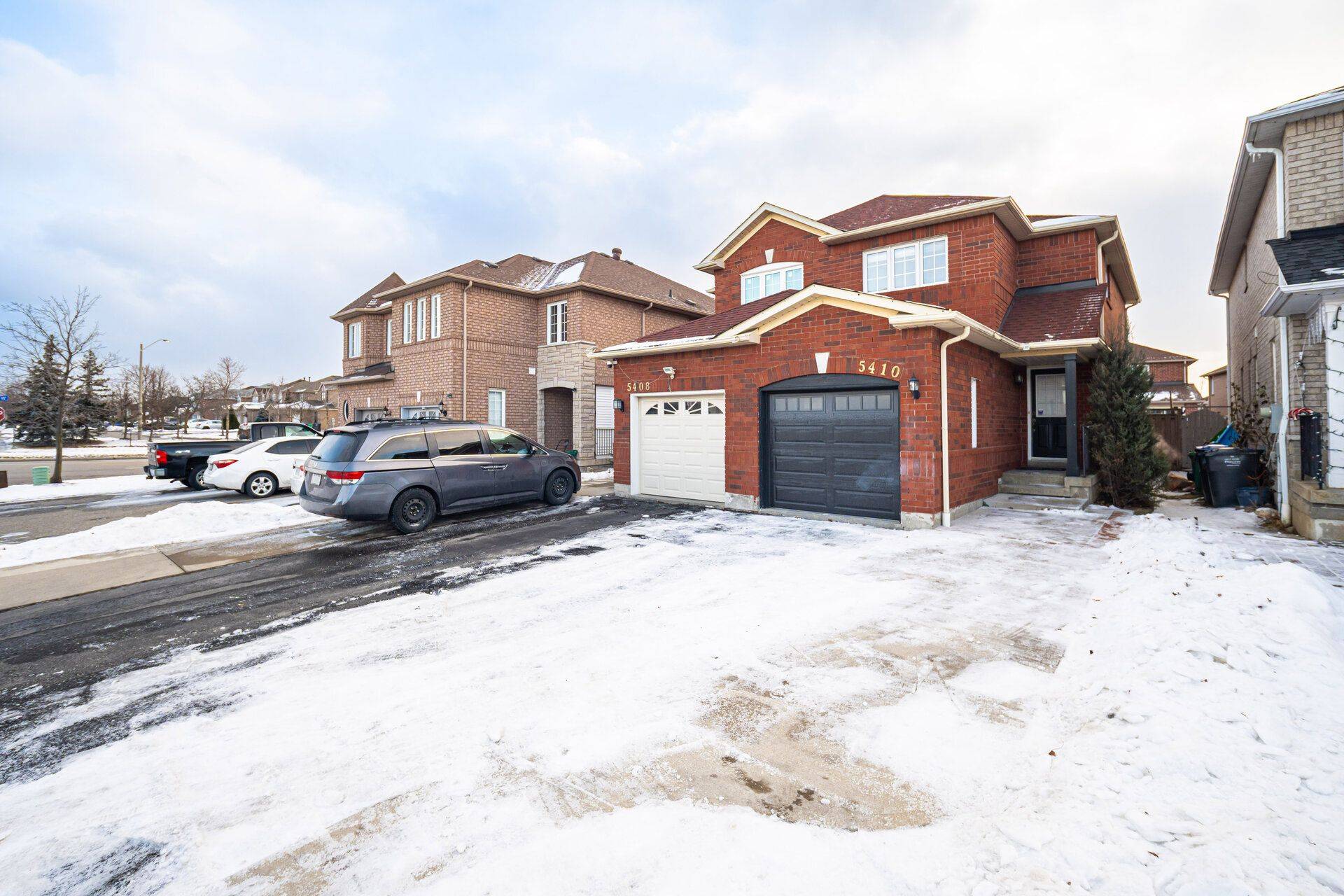 Mississauga, ON L5V 2N2,5410 Sweetgrass Gate