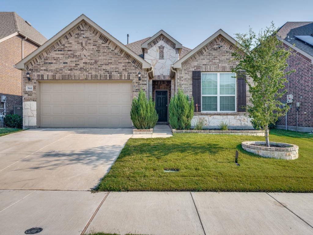 Fort Worth, TX 76052,944 Crest Breeze Drive