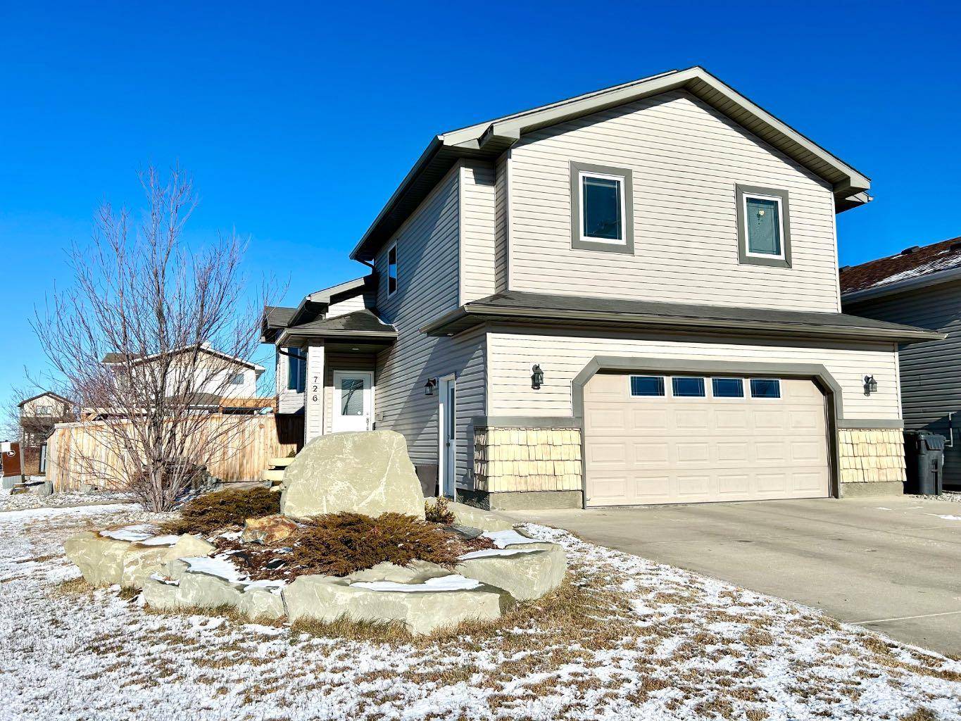 Lethbridge, AB T1J5B2,726 Aberdeen CRES W