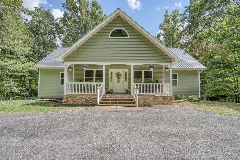 Hayesville, NC 28904,215 Rhodemont Trail