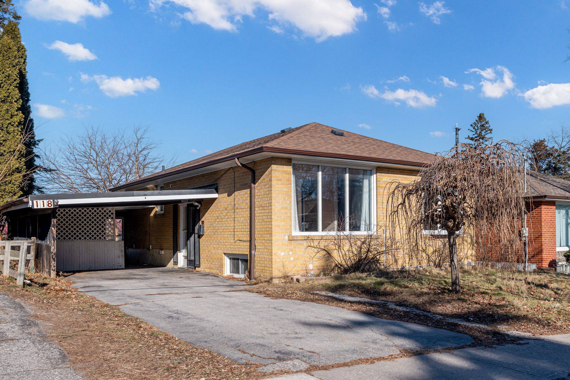 Toronto E09, ON M1P 3K8,118 Dorcot AVE #Main