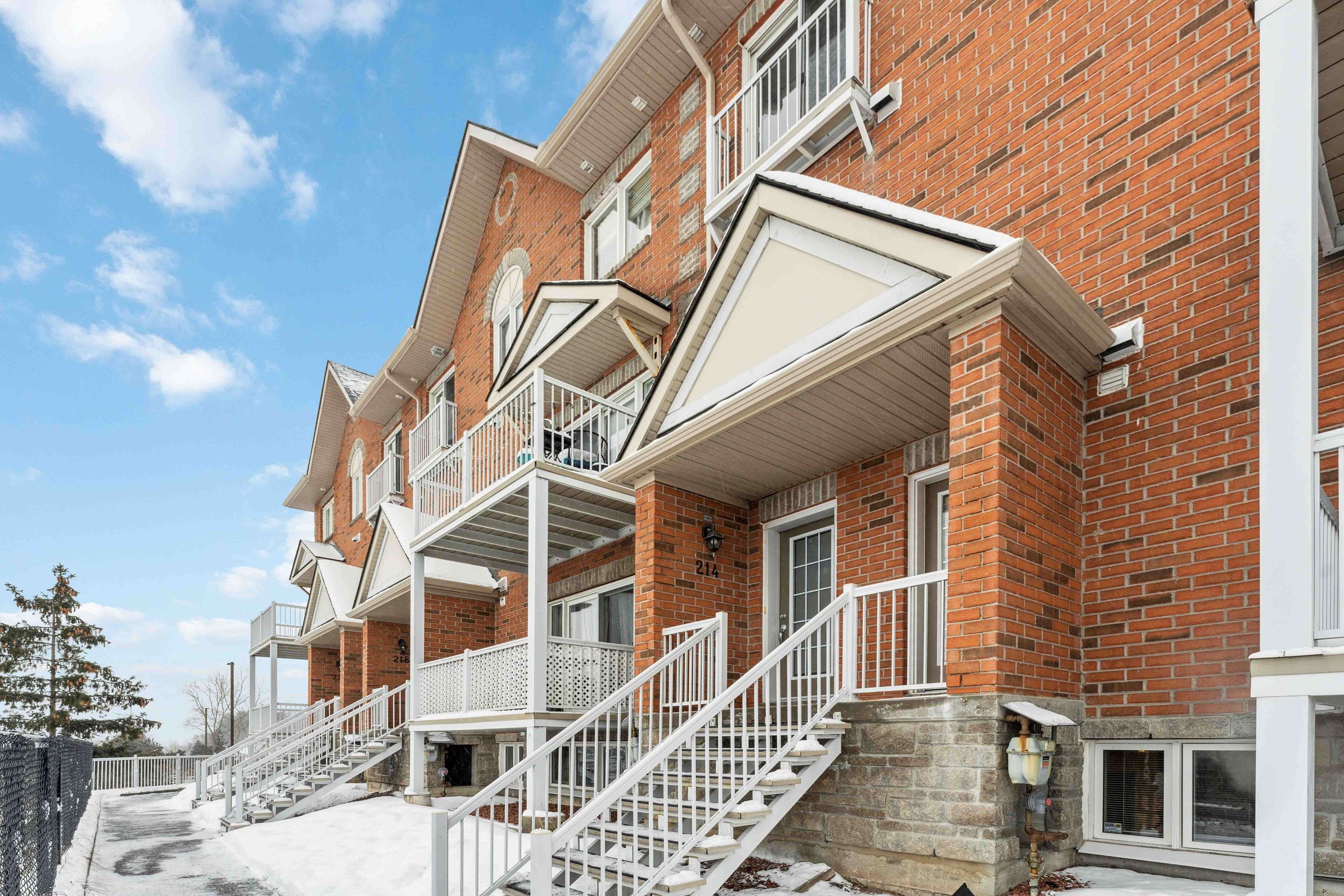 Orleans - Cumberland And Area, ON K1E 3Y2,3275 St Joseph BLVD #214