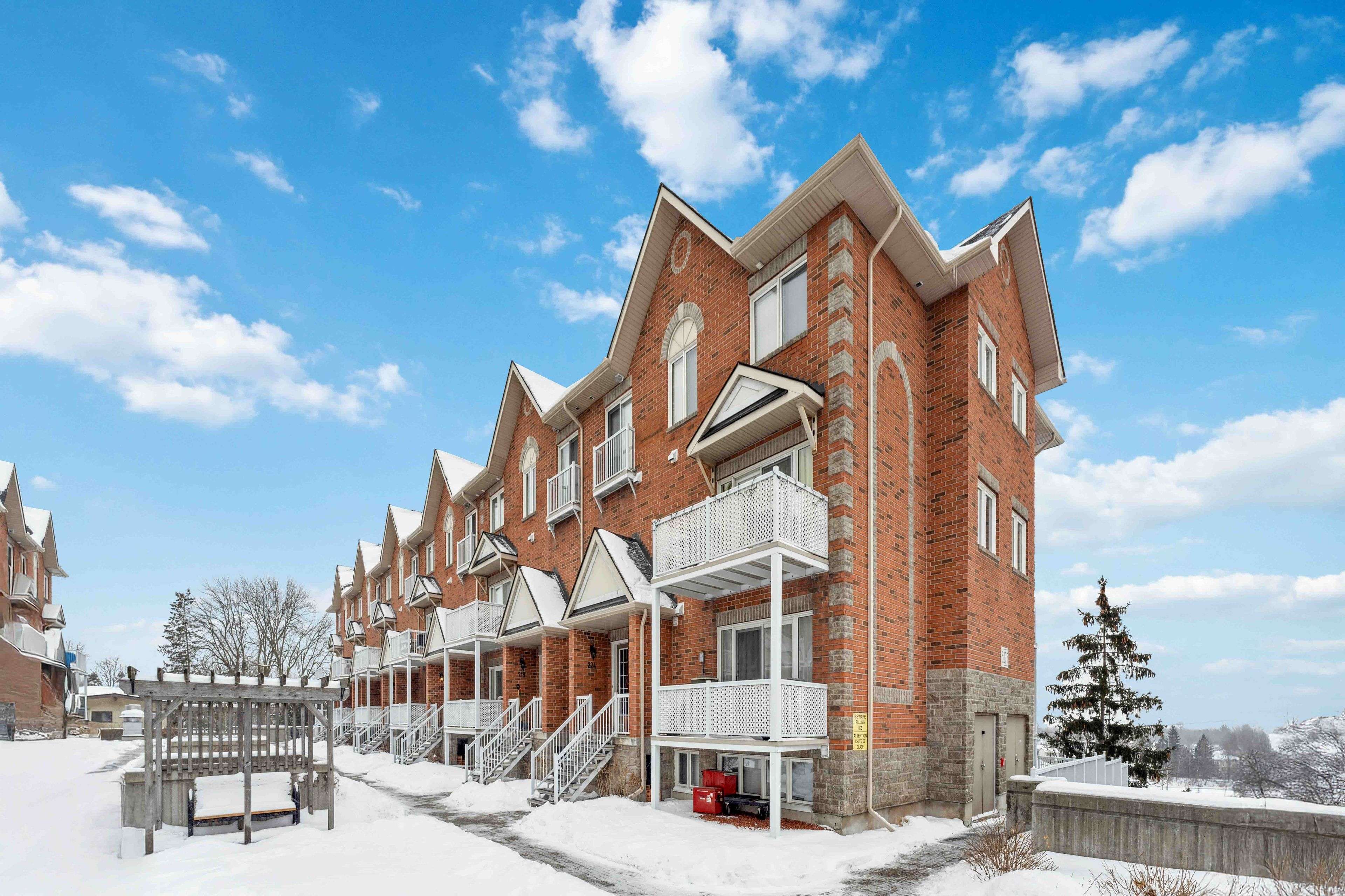 Orleans - Cumberland And Area, ON K1E 3Y2,3275 St Joseph BLVD #214