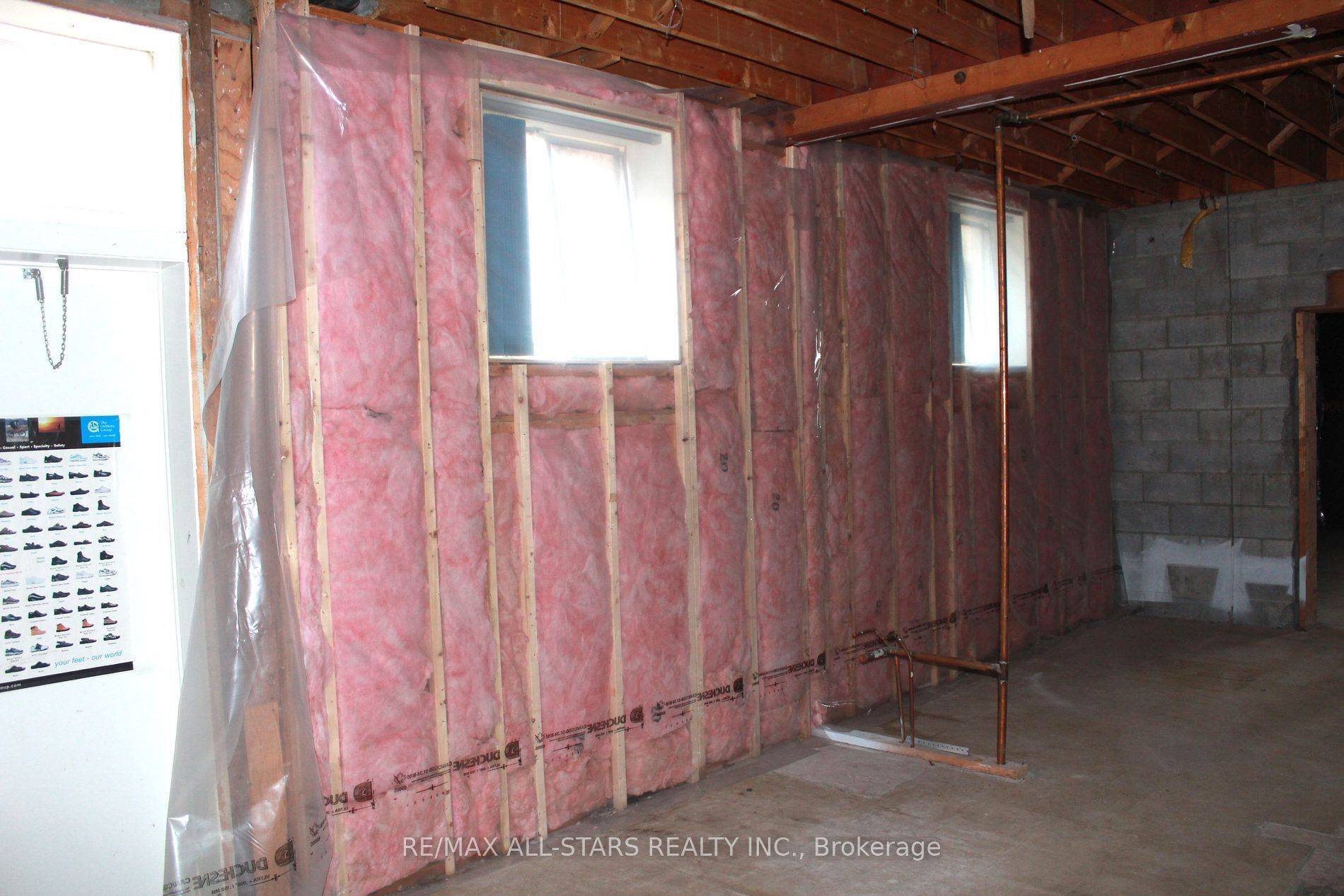 Georgina, ON L4P 2H6,183 Simcoe AVE #2