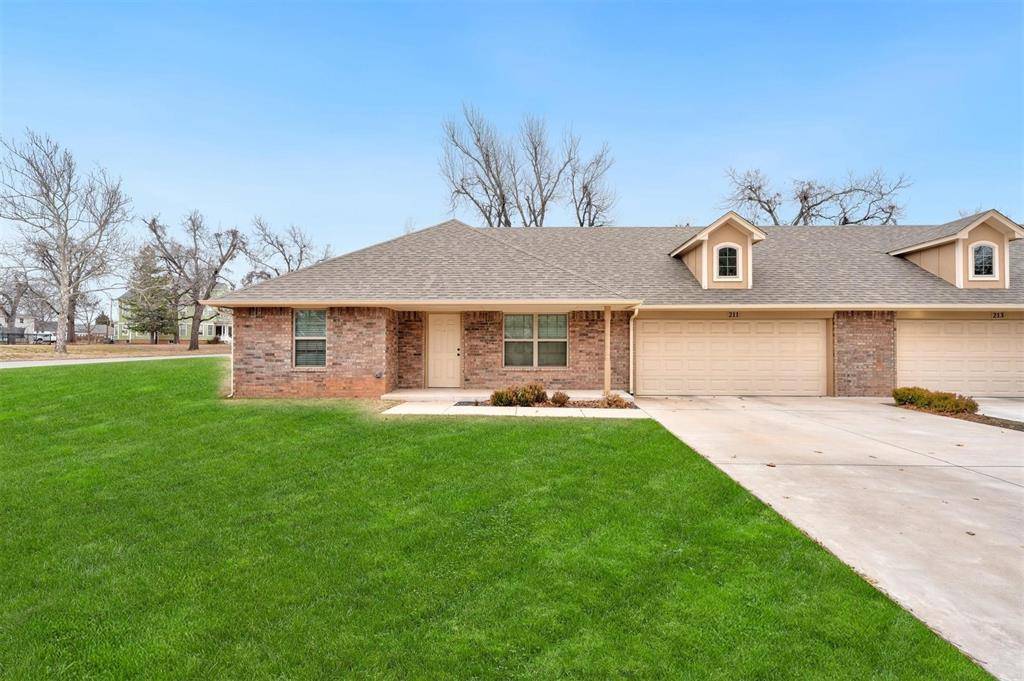 Chickasha, OK 73018,211 S 15th Street